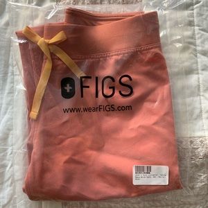 Figs women’s coral Livingston scrub bottoms